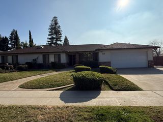 1389 W Warner Avenue, Fresno, CA 93711