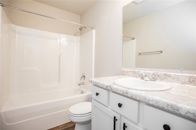 4878 W Hoover Loop, Fayetteville, AR 72704