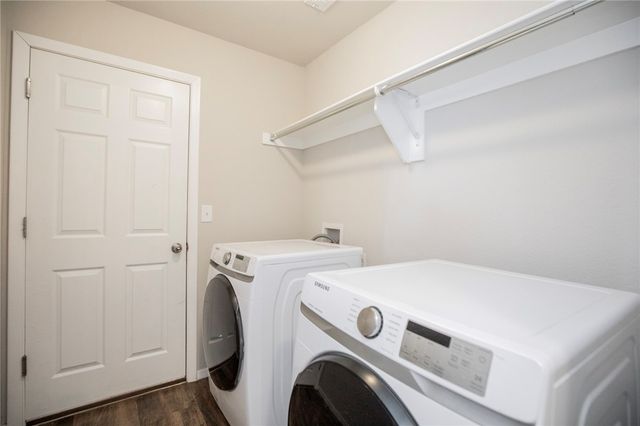 4878 W Hoover Loop, Fayetteville, AR 72704