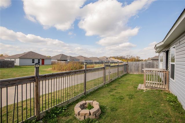 4878 W Hoover Loop, Fayetteville, AR 72704