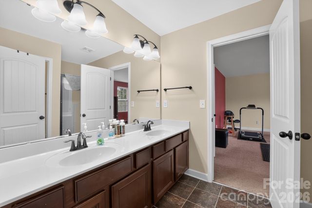 5909 Langwell Lane, Charlotte, NC 28278