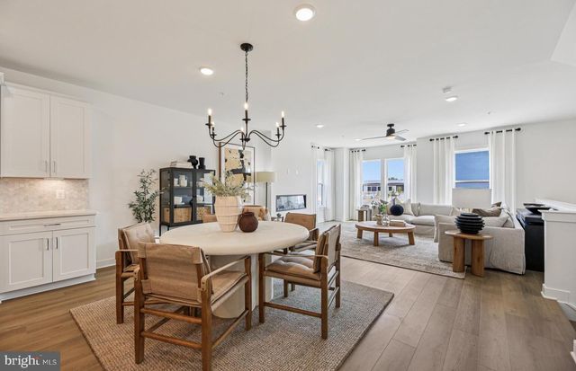 1102 CRESTED WOOD DR #2, Laurel, MD 20724