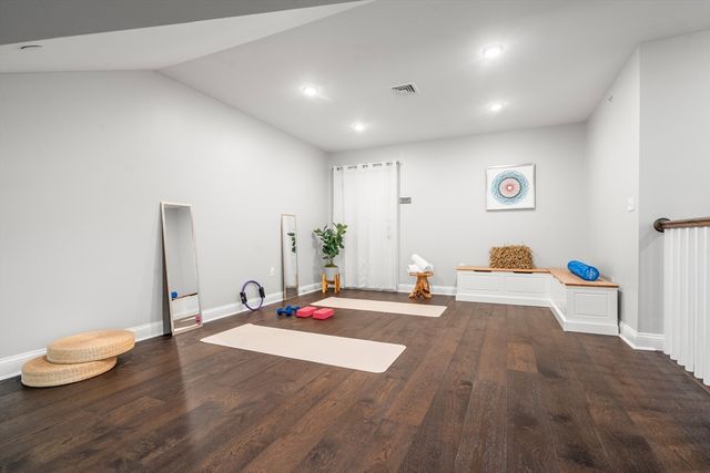 635 Old Post Road 2-303, Sharon, MA 02067