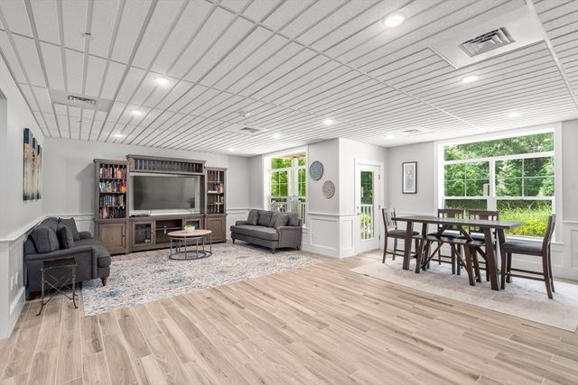 635 Old Post Road 2-303, Sharon, MA 02067