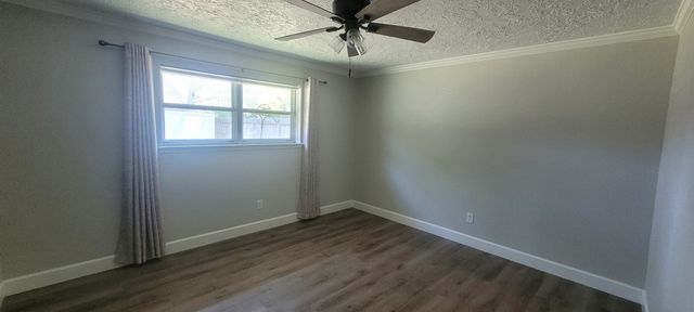 1807 Sleepy Creek Way, Pearland, TX 77581