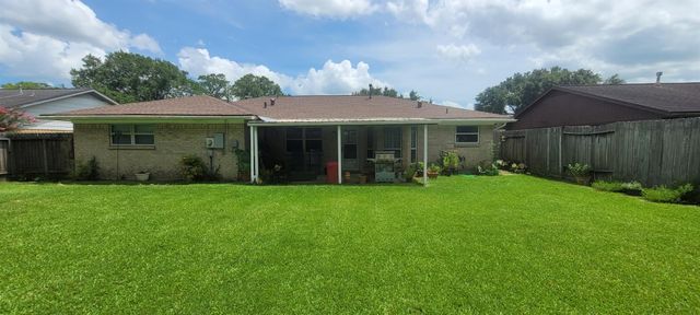 1807 Sleepy Creek Way, Pearland, TX 77581