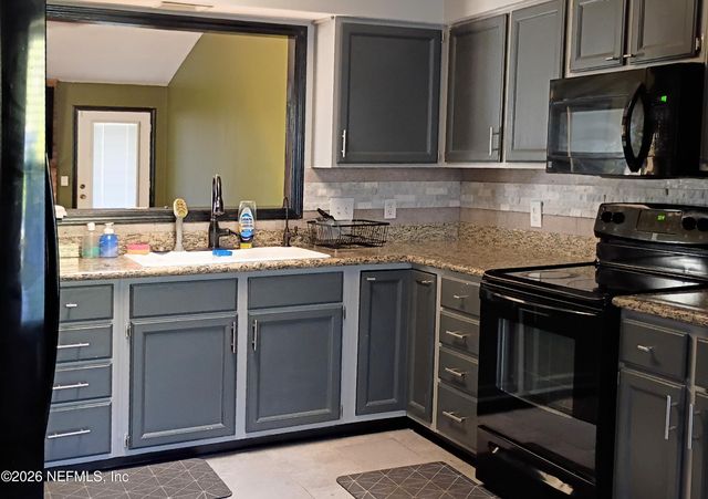 5561 MARINERS COVE Drive, Jacksonville, FL 32210