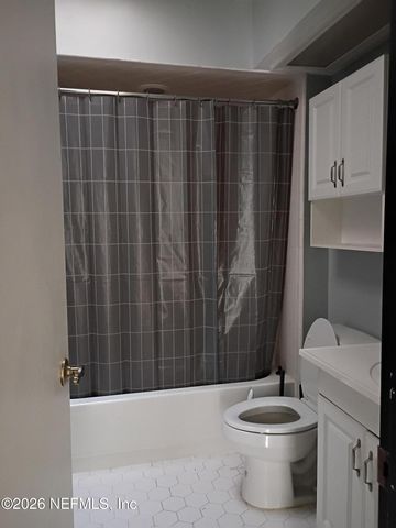 5561 MARINERS COVE Drive, Jacksonville, FL 32210