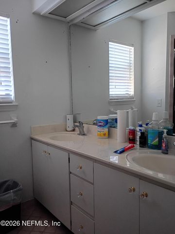 5561 MARINERS COVE Drive, Jacksonville, FL 32210