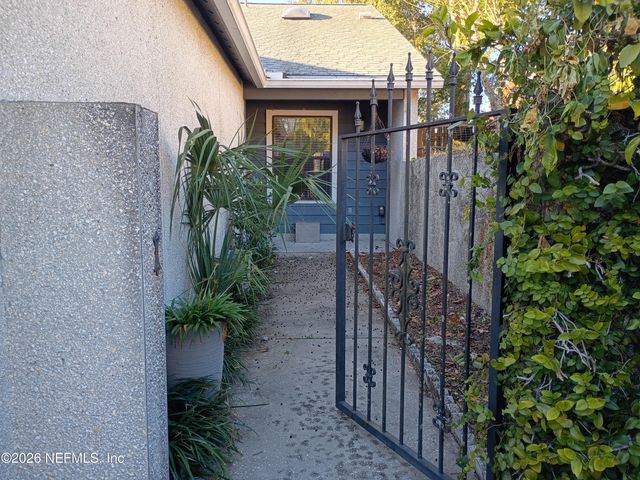 5561 MARINERS COVE Drive, Jacksonville, FL 32210