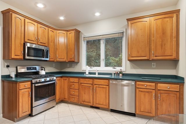 5 Chestnut Ln 5, Bedford, MA 01730