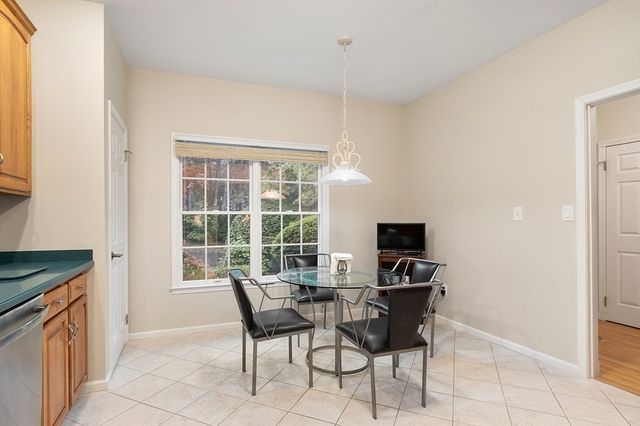 5 Chestnut Ln 5, Bedford, MA 01730