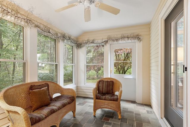 5 Chestnut Ln 5, Bedford, MA 01730