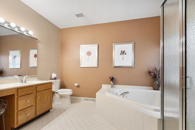 5 Chestnut Ln 5, Bedford, MA 01730