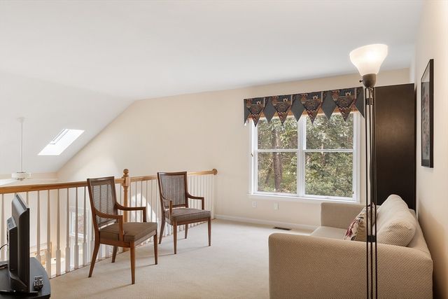 5 Chestnut Ln 5, Bedford, MA 01730