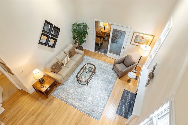 5 Chestnut Ln 5, Bedford, MA 01730