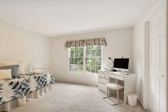 5 Chestnut Ln 5, Bedford, MA 01730