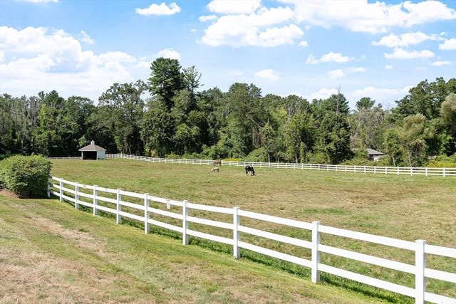 5 Chestnut Ln 5, Bedford, MA 01730