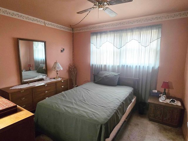 8811 W 92nd Street, Hickory Hills, IL 60457