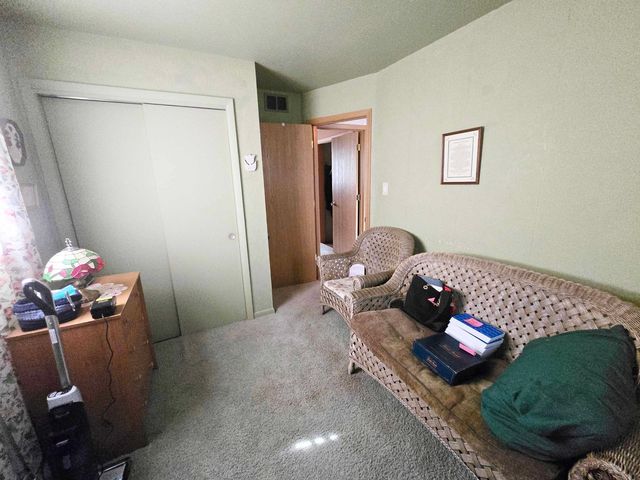 8811 W 92nd Street, Hickory Hills, IL 60457