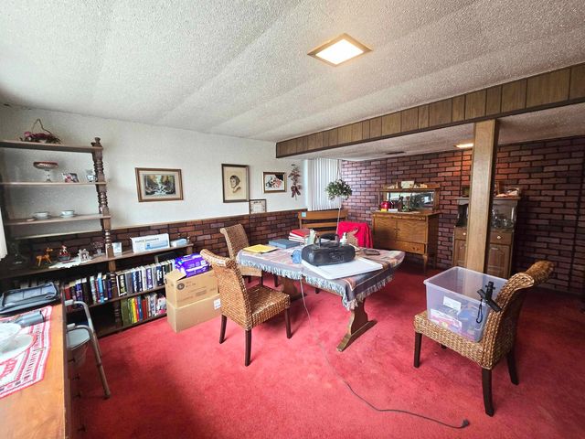 8811 W 92nd Street, Hickory Hills, IL 60457