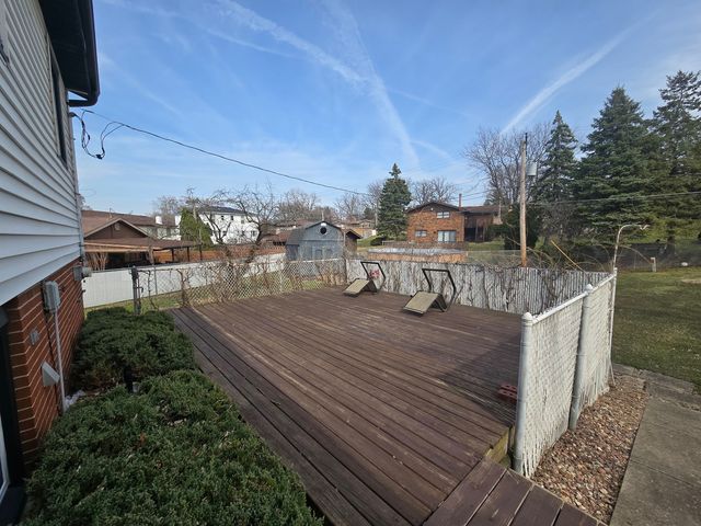 8811 W 92nd Street, Hickory Hills, IL 60457