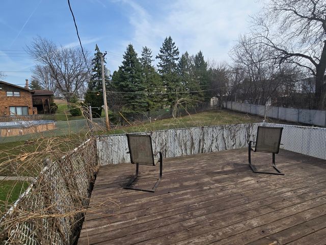 8811 W 92nd Street, Hickory Hills, IL 60457