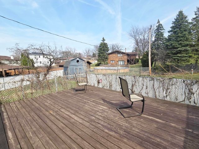 8811 W 92nd Street, Hickory Hills, IL 60457