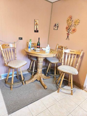 8811 W 92nd Street, Hickory Hills, IL 60457