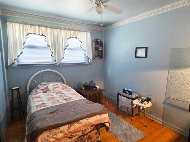 8811 W 92nd Street, Hickory Hills, IL 60457