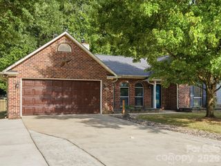 127 W Bank Drive, Charlotte, NC 28214