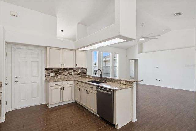 5549 LOMA VISTA LOOP, Loughman, FL 33858