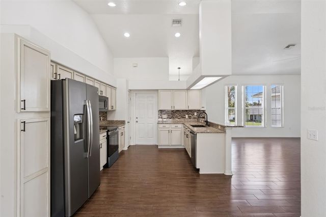 5549 LOMA VISTA LOOP, Loughman, FL 33858