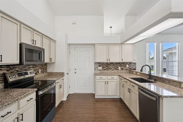 5549 LOMA VISTA LOOP, Loughman, FL 33858