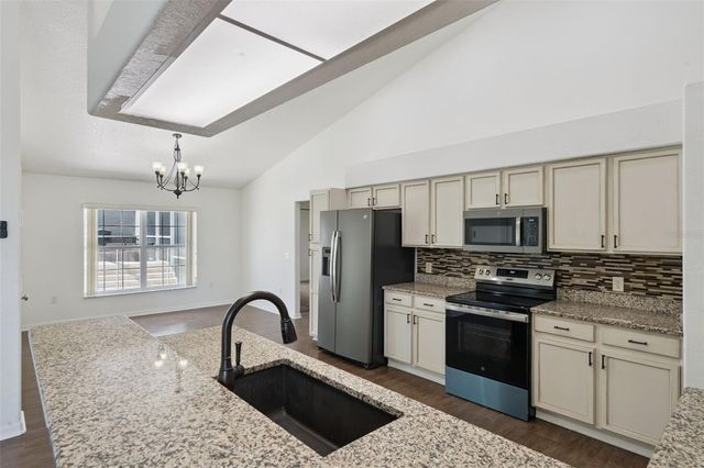 5549 LOMA VISTA LOOP, Loughman, FL 33858