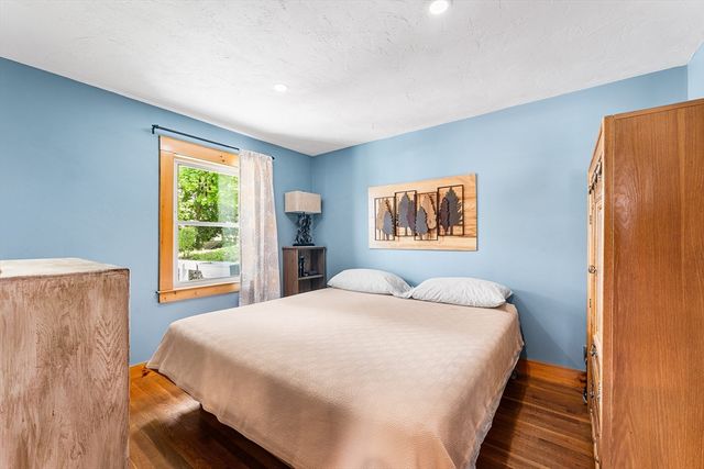28 Hillcrest Rd, Braintree, MA 02184