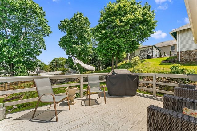 28 Hillcrest Rd, Braintree, MA 02184