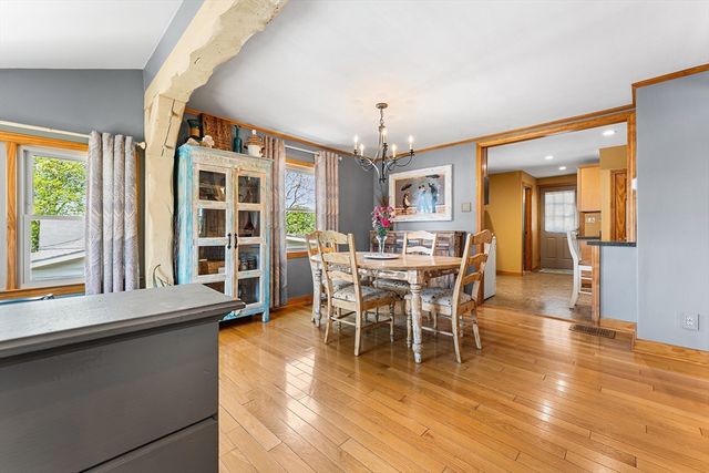 28 Hillcrest Rd, Braintree, MA 02184