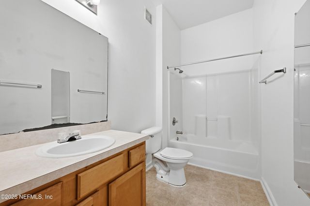 6087 MAGGIES Circle 103, Jacksonville, FL 32244