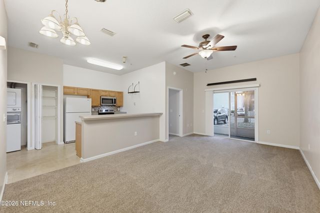 6087 MAGGIES Circle 103, Jacksonville, FL 32244