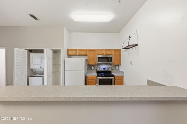 6087 MAGGIES Circle 103, Jacksonville, FL 32244