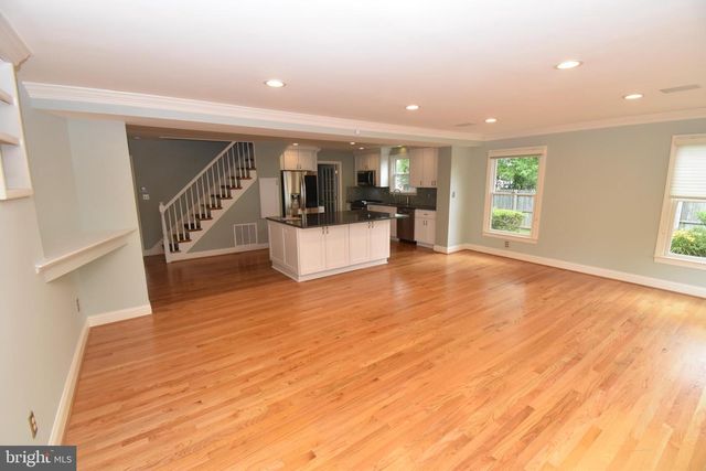 2901 MEADOW VIEW RD, Falls Church, VA 22042