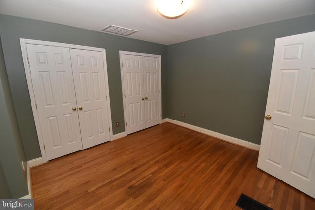 2901 MEADOW VIEW RD, Falls Church, VA 22042