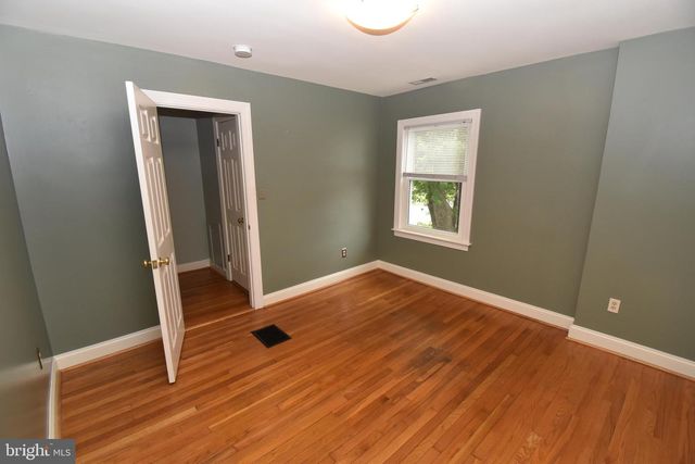 2901 MEADOW VIEW RD, Falls Church, VA 22042
