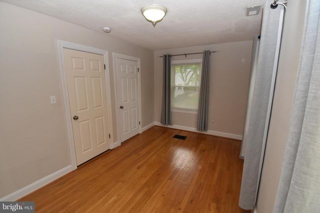 2901 MEADOW VIEW RD, Falls Church, VA 22042