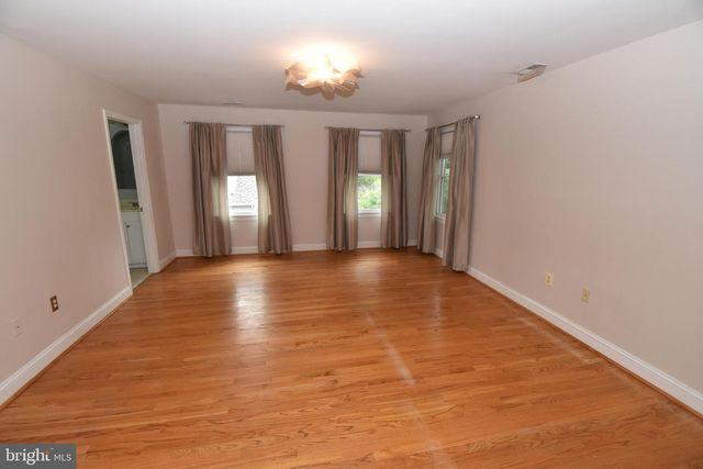 2901 MEADOW VIEW RD, Falls Church, VA 22042