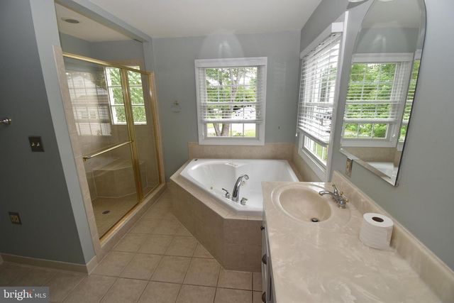 2901 MEADOW VIEW RD, Falls Church, VA 22042