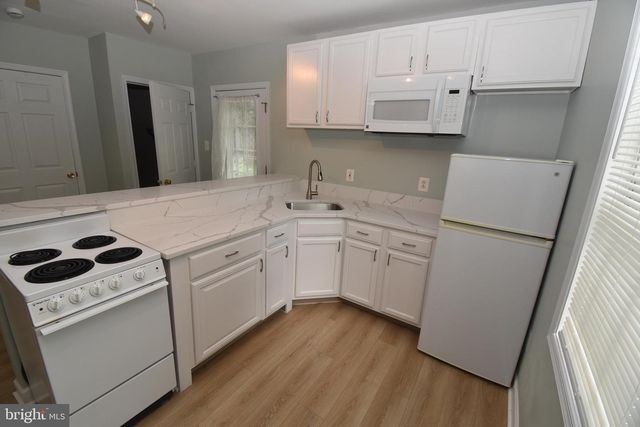 2901 MEADOW VIEW RD, Falls Church, VA 22042