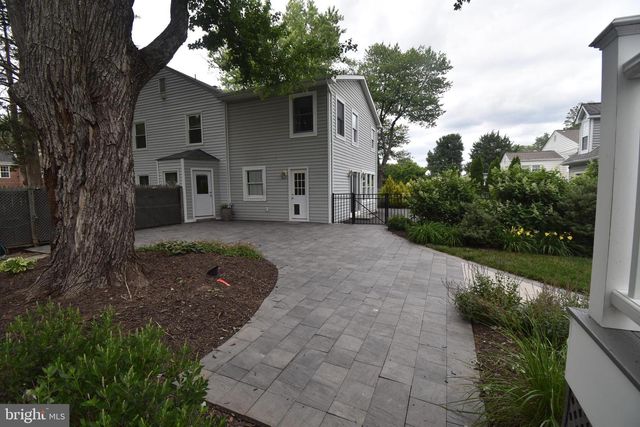 2901 MEADOW VIEW RD, Falls Church, VA 22042