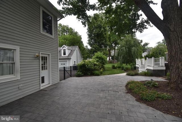 2901 MEADOW VIEW RD, Falls Church, VA 22042